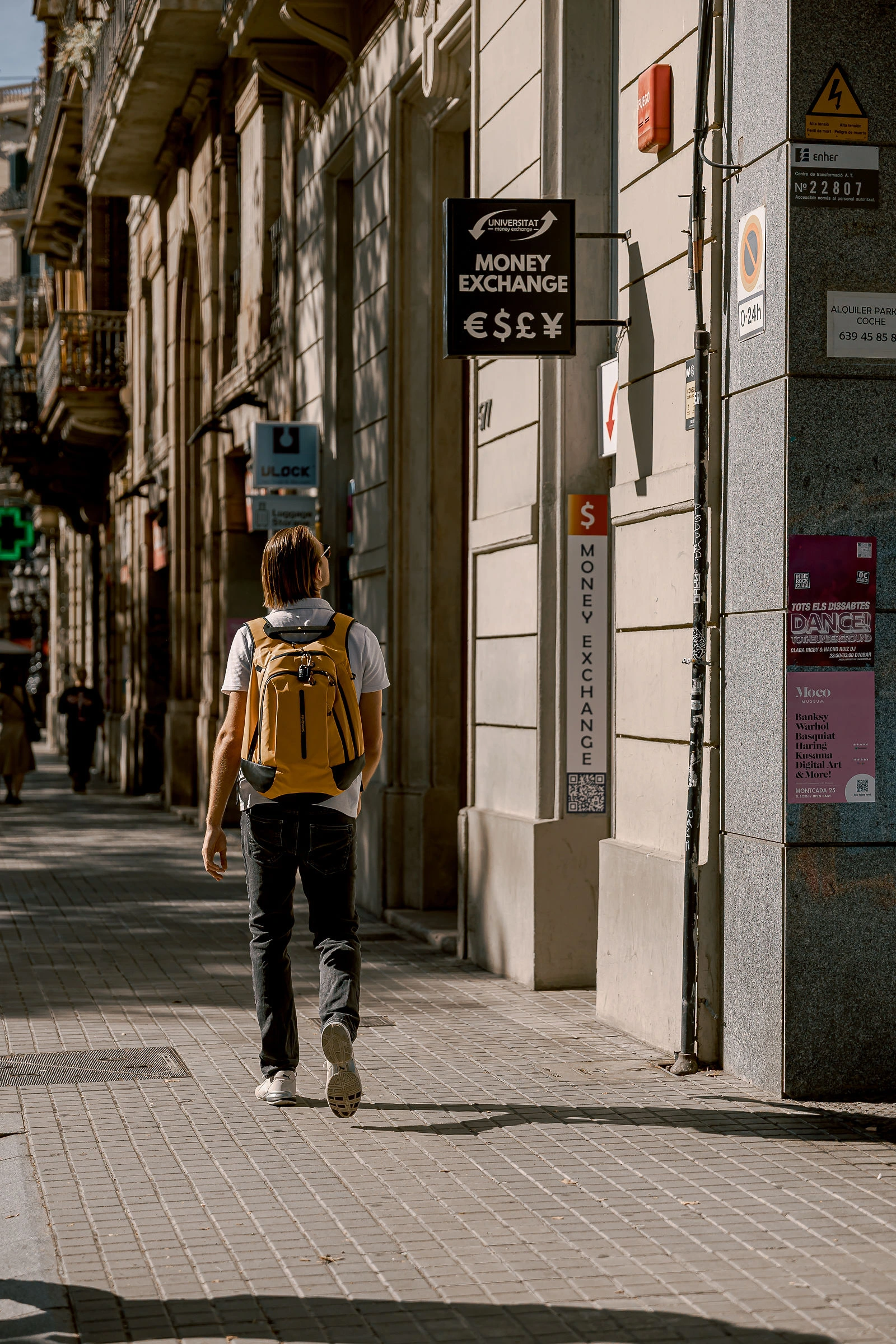 Fachada Universitat